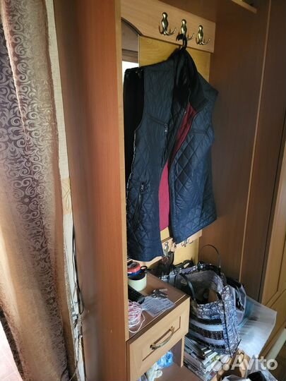 Прихожая со шкафом