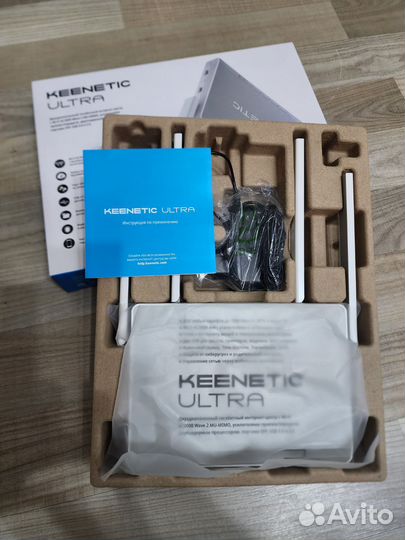 Роутер Wi-Fi Keenetic Ultra KN-1810