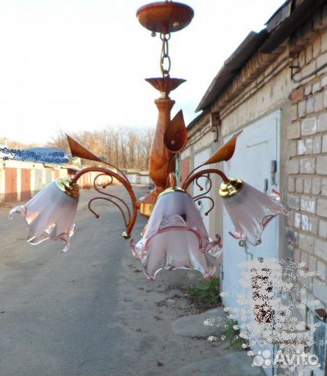 Люстра трех плафонов