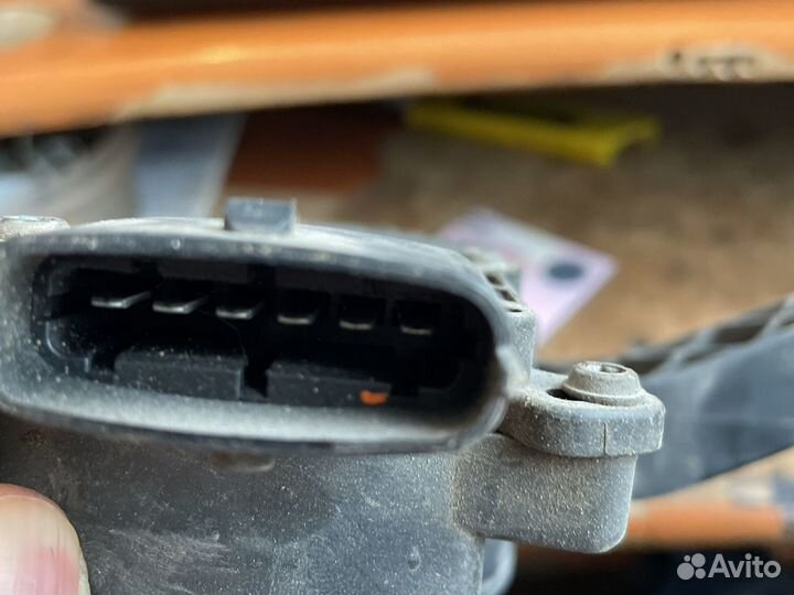 Электронная педаль газа Bosch на Лада
