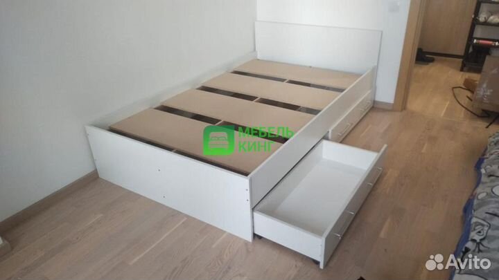 Кровать с ящиками