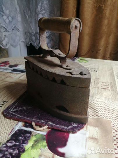 Утюг старый