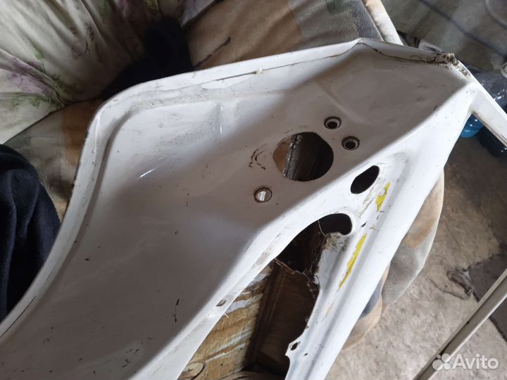 Левая задняя дверь