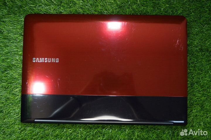 Ярко-красный Samsung для работы / i3 / SSD+HDD
