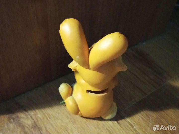 Копилка - заяц фарфоровая