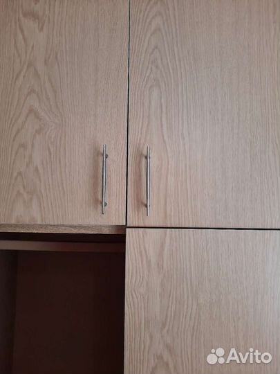 Шкаф платяной