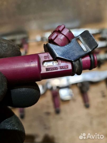 Топливная рампа с форсунками Mazda 3 BK 1.6