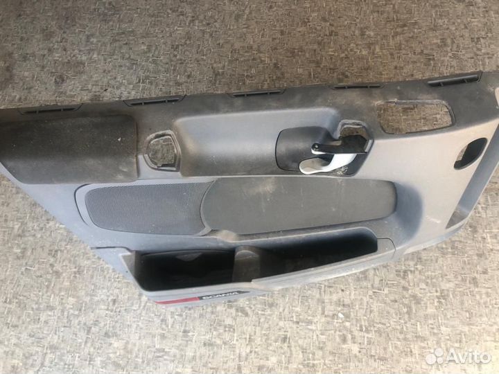 1486792 Обшивка двери левая Scania 5-series