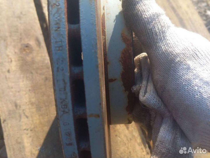 Диск тормозной передний Volkswagen Jetta 6