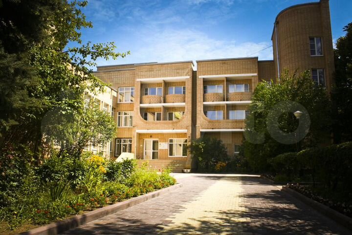 Здание, 5700 м²