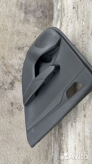 Задняя правая дверь на Hyundai Solaris 2