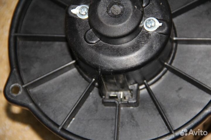Вентилятор отопителя салона Volvo S40,V40 I пок