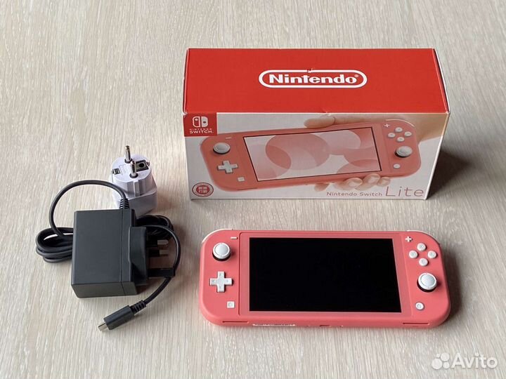 Nintendo Switch Lite Coral