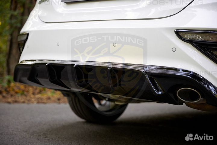 Накладка заднего бампера диффузор Киа Церато 4