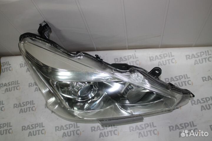 Фара правая Nissan Teana L33 ксенон