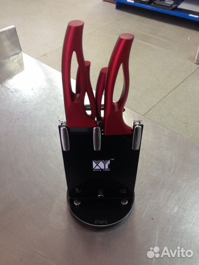 Набор керамических ножей с овощечисткой