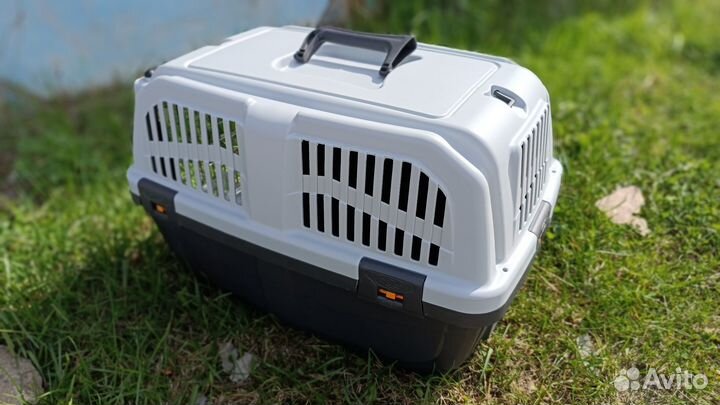 Переноска для собак и кошек