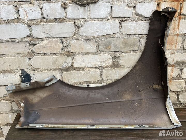 Левое крыло лада приора