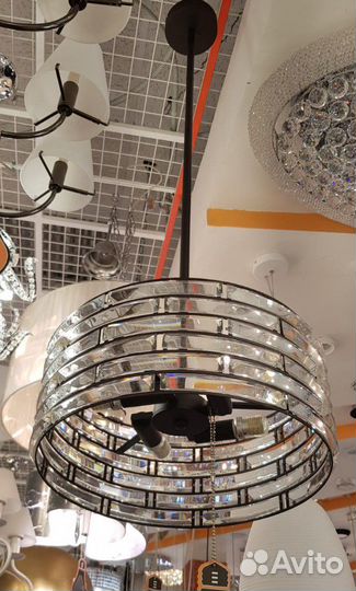 Подвесная люстра, в количестве 2х штук