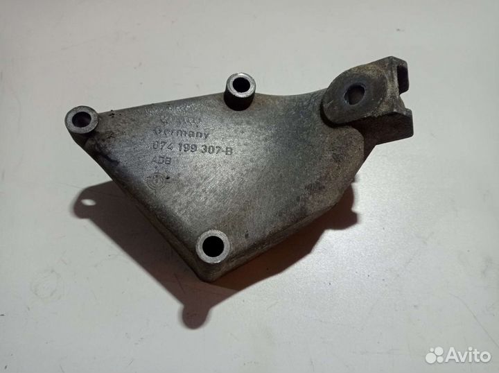 Кронштейн двигателя VW LT 2 левый