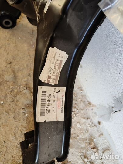 Рычаг передний нижний pajero