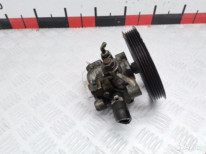 Насос для Mitsubishi Carisma