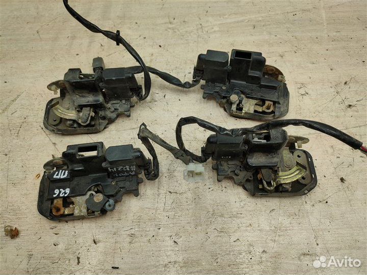 Замок двери Mazda 626