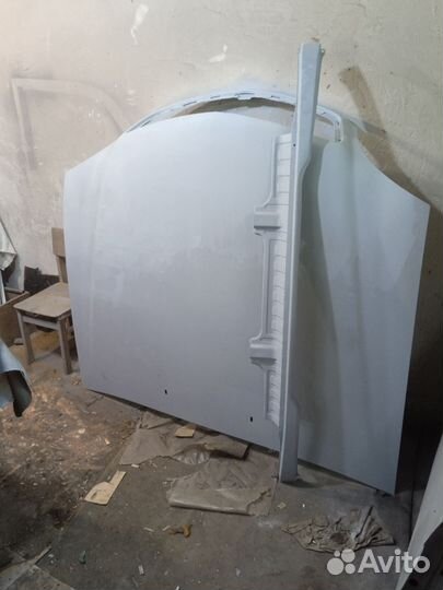 Капот газ 31105