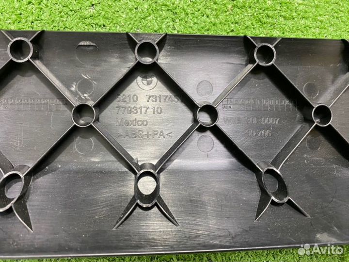 Накладка сиденья левая Bmw 5-Series G30 2017