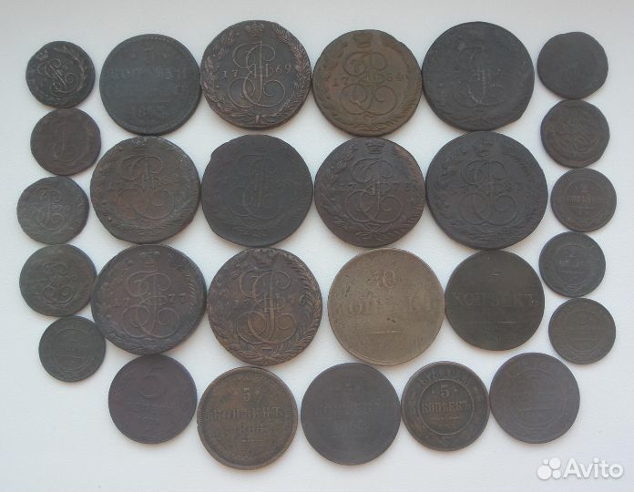 Империя любая (на фото)