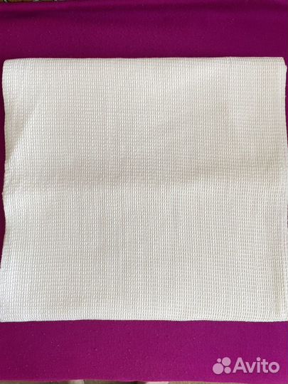 Полотенца вафельные в рулоне и подшитые