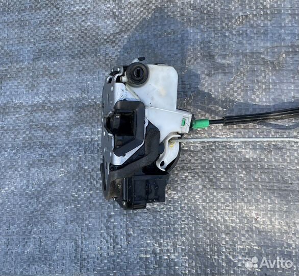 Замок задней правой двери Cevrolet Cruze