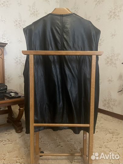 Мужской кожаный жилет