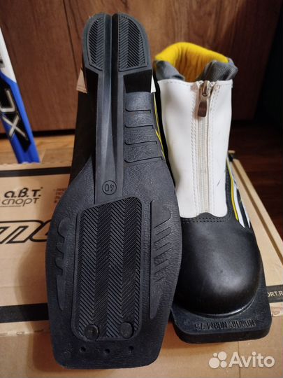 Лыжные ботинки