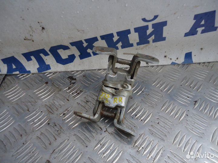 Петля двери Honda Integra