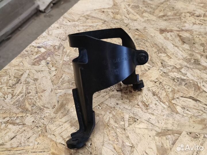 Мерседес W211 крепление топливного фильтра