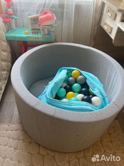 Сухой бассейн с шариками