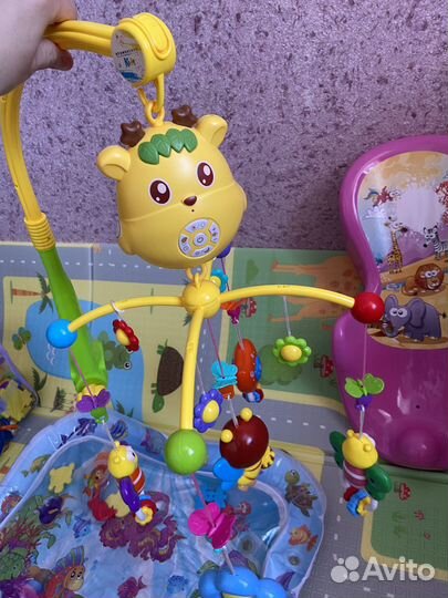 Музыкальная игрушка в кроватку