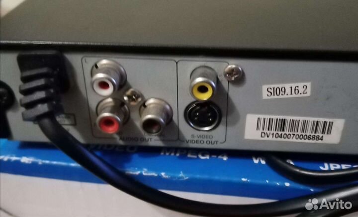 DVD Player BBK DV118si с караоке