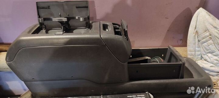 Подлокотник