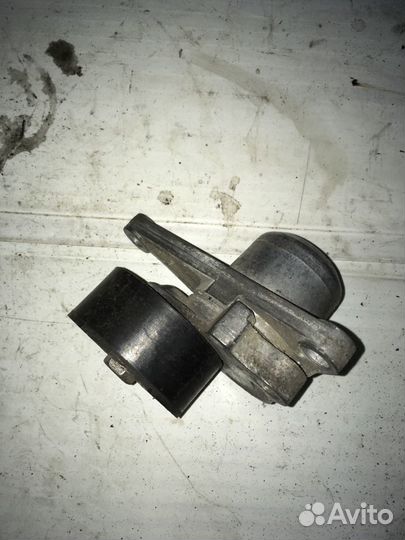 Ролик натяжной Renault M9R Opel Vivaro 2.0dci