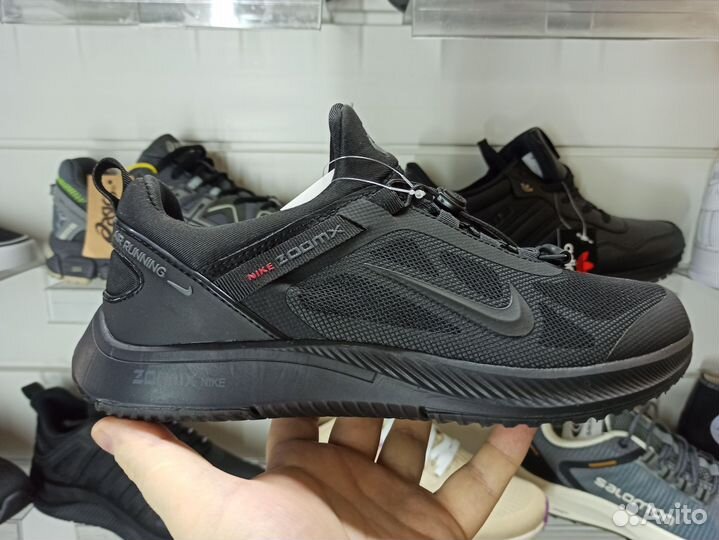 Беговые кроссовки