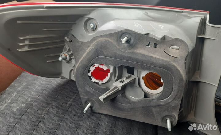 Задняя правая фара Тойота Королла Е150