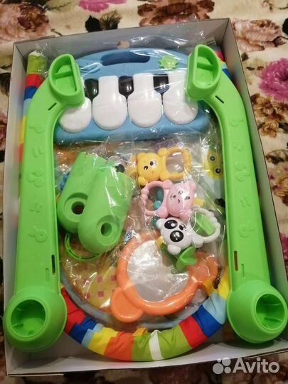 Развивающий коврик с пианино