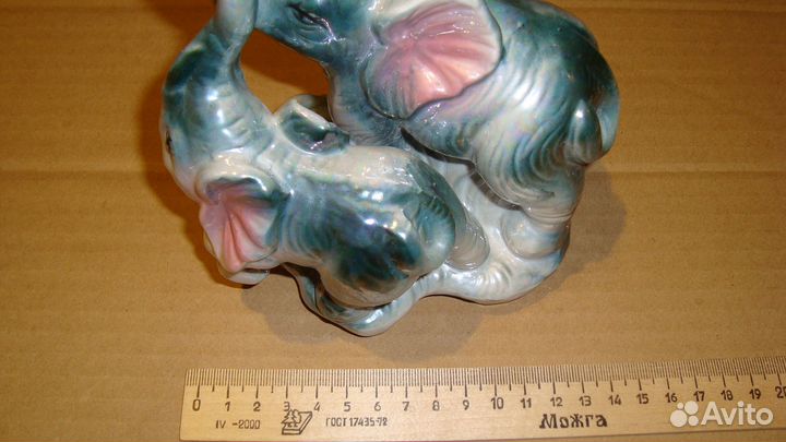 Фарфоровая статуэтка Слоны. Фарфор. Китай