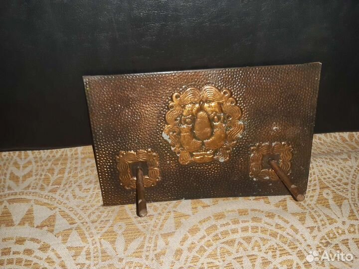 Рога лося и чеканка