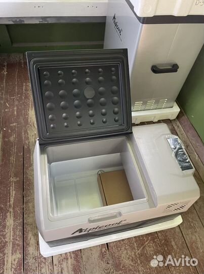 Автохолодильник компресорный alpicool CX30