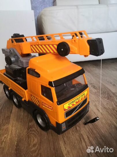 Игрушка большая машинка