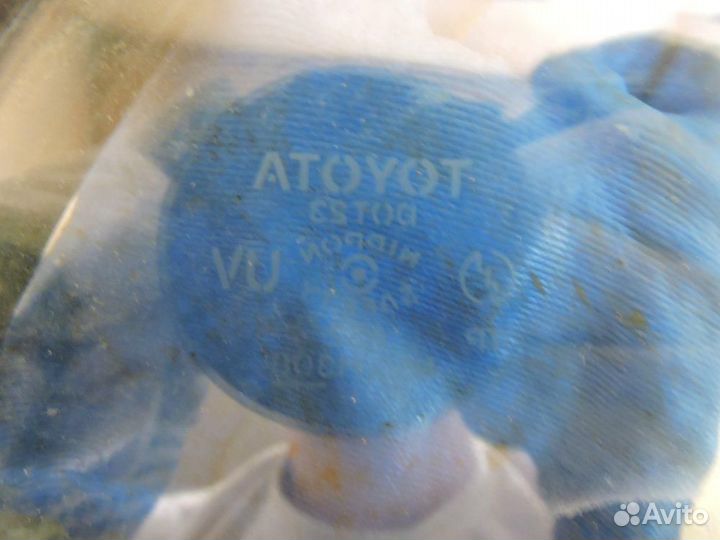 Стекло двери задней правой форточка Toyota Corona