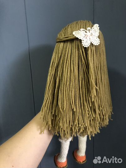 Вязанная кукла ручной работы